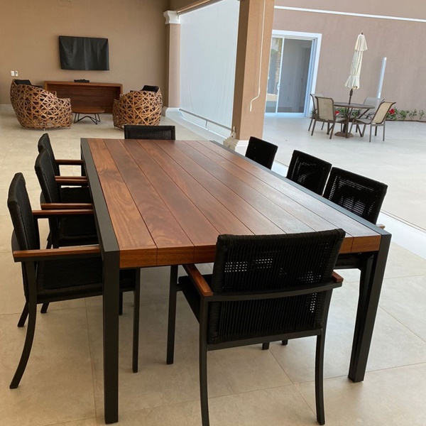 MESA RETANGULAR AREA EXTERNA